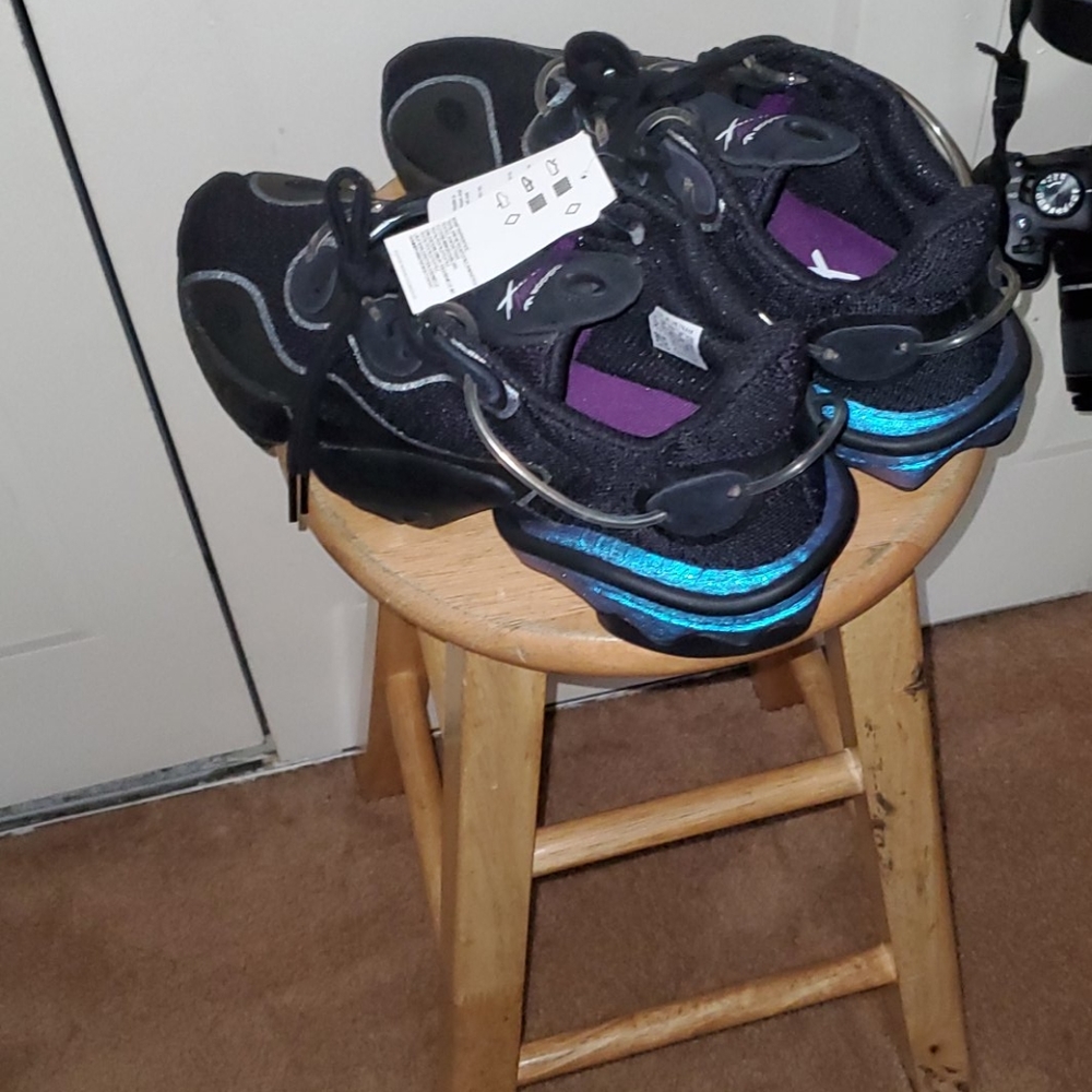 Sneakers - Picture 3 of 3